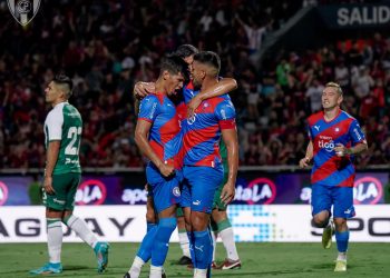 Oriente Petrolero falla sobre el final y cae ante Cerro Porteño