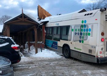 Choque-de-bus-contra-guardería