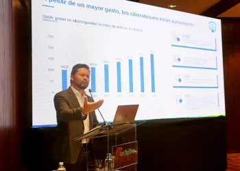 El oro se dispara y roza los $us 3.600 por onza fina