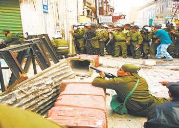 Hubo al menos 33 muertos, producto de las balaceras. La protesta contra un impuesto anunciaba lo que vendría después: octubre de 2003