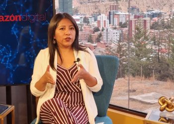 La viceministra Nadia Cruz en un programa de Piedra, Papel y Tinta, de La Razón.