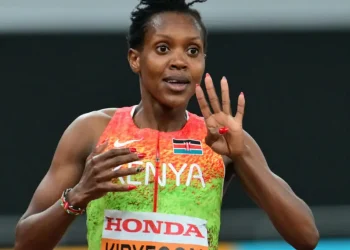 Cuarto oro mundial para Kipyegon, Rojas a la final en su regreso