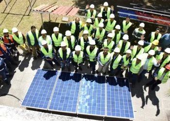 Docentes concluyen curso en sistemas fotovoltaicos para transición energética