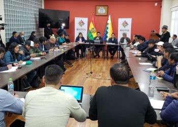 Diálogo en suspenso, Educación prepara propuesta escrita para los maestros