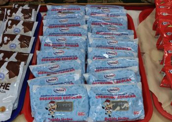 Parate de los productos del desayuno escolar en El Alto. Foto: GAMEA