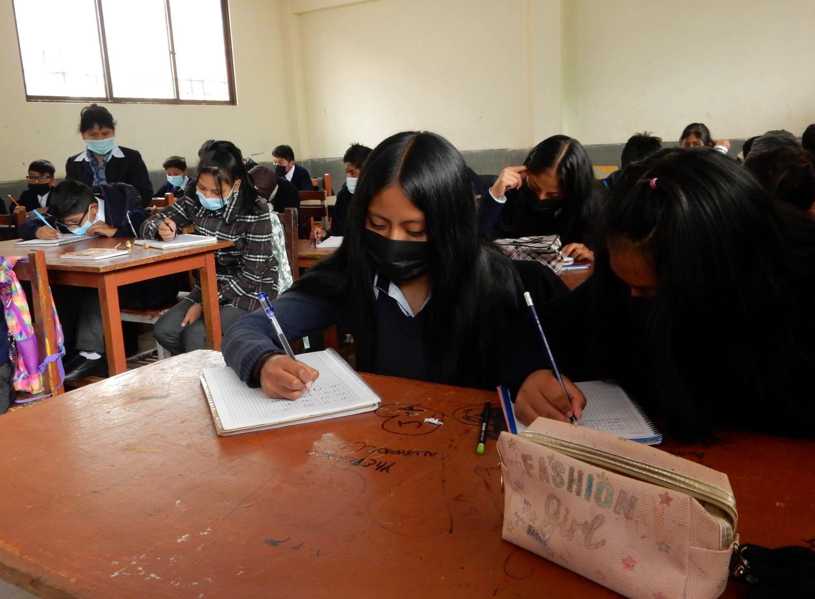 Educación en medio de la emergencia, la pandemia dejó vacías las aulas y motivó un cambio en las modalidades