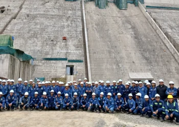 ENDE socializa el proyecto hidroeléctrico de Ivirizu con estudiantes