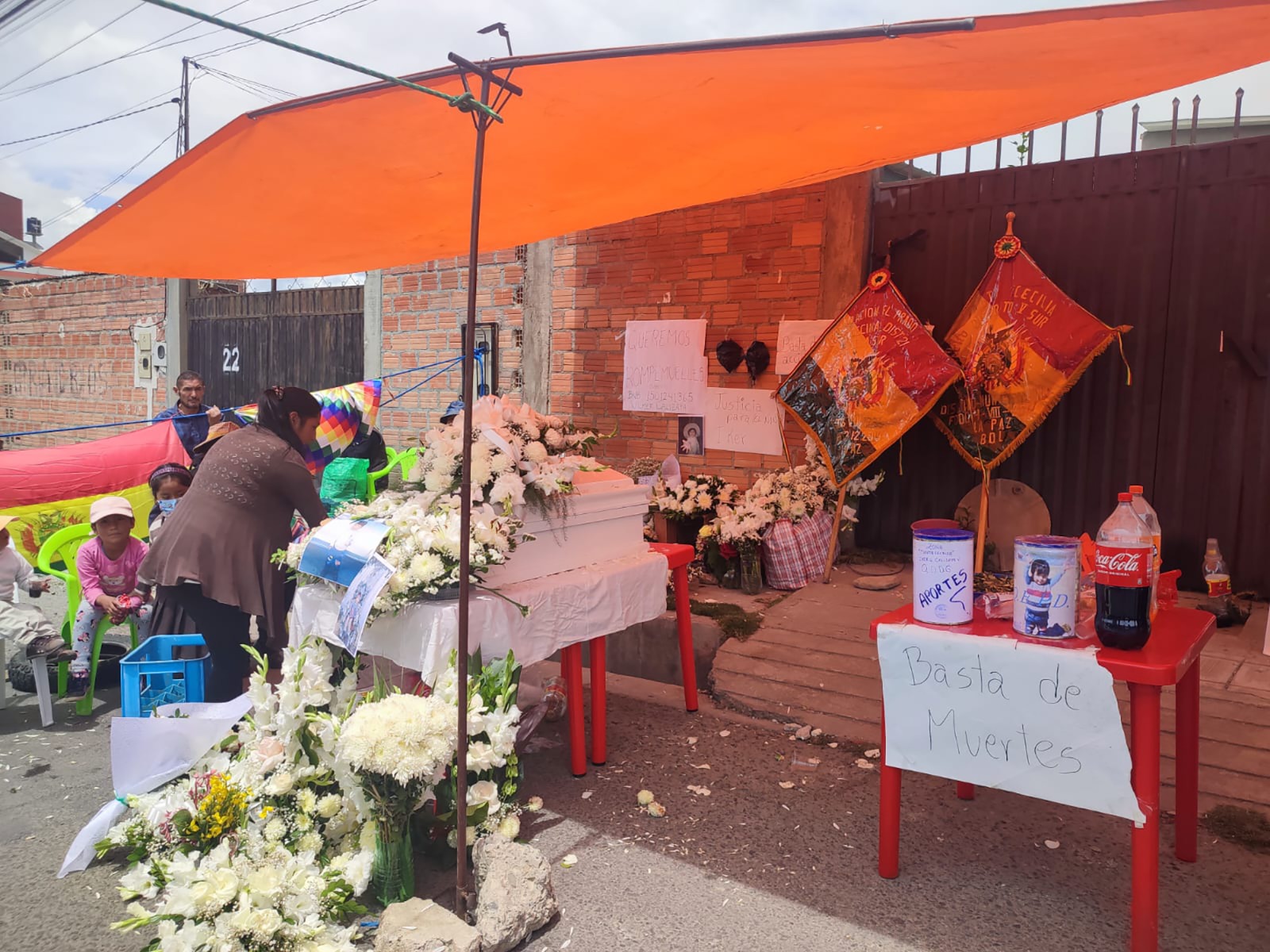 ‘¡Justicia!’, clama en el entierro la familia de Iker, el niño atropellado en Los Sargentos