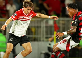 Estudiantes pone a andar su mística copera para derrumbar al Flamengo
