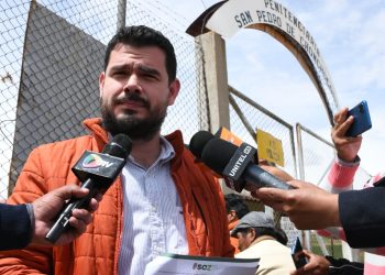 Camacho promulga ley departamental de suplencia temporal desde Chonchocoro