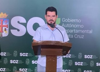 Oficialismo cruceño rechaza suplencia de Camacho y descalifica al vicegobernador Aguilera