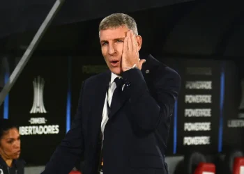 Se estrena Martín Palermo y sale Bruno Henrique por amaños