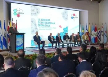 ENDE reafirma compromiso con integración eléctrica regional en Paraguay