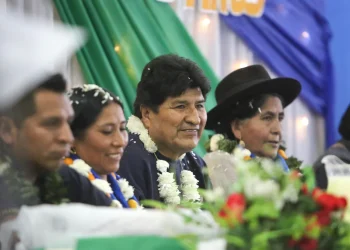 Morales desafía a quienes proponen militarizar el Trópico