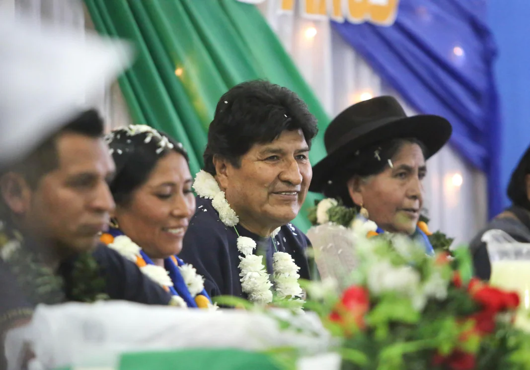 Morales desafía a quienes proponen militarizar el Trópico