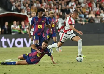 El Barça deja escapar sus primeros puntos en empate 1-1 ante el Rayo