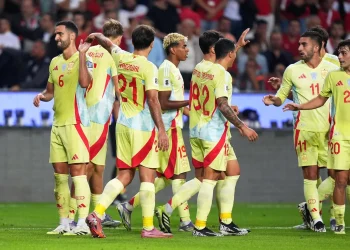 España asombra en Turquía y da un paso de gigante hacia el Mundial