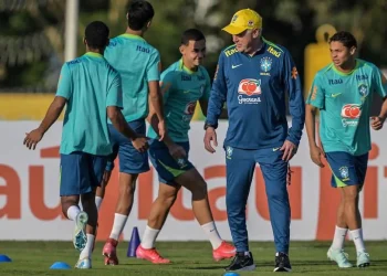 Brasil visita Bolivia con varios requerimientos y jugadores a probar
