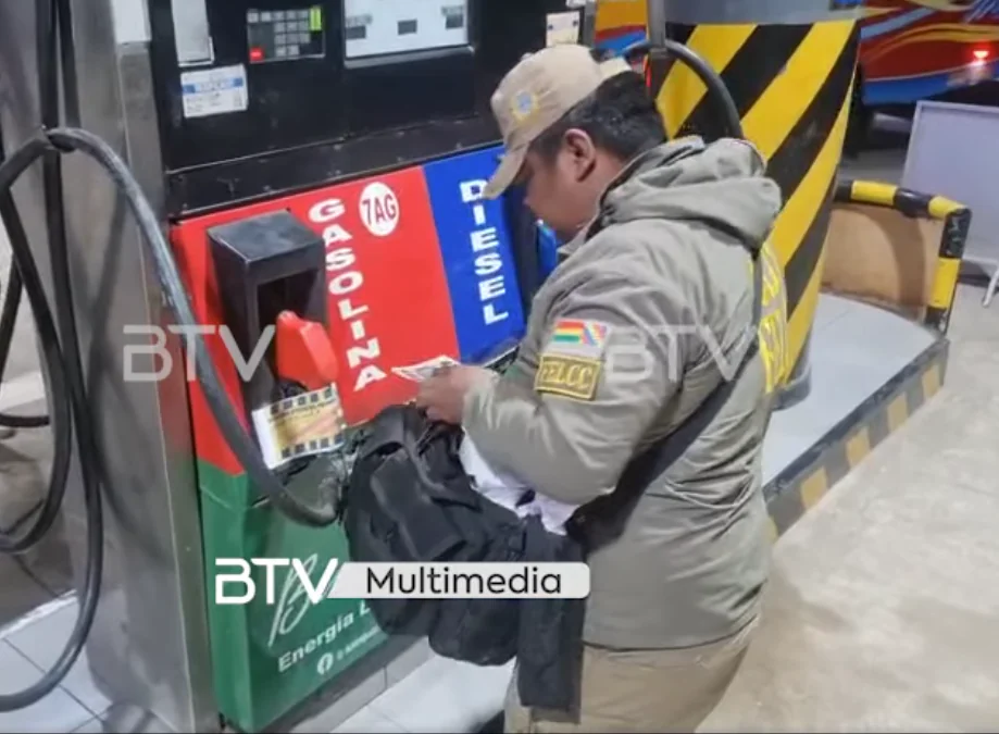 FELCC y ANH precintan estación de servicio en Cochabamba