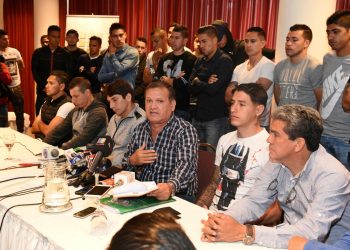Los jugadores frenan de manera indefinida el inicio del torneo boliviano