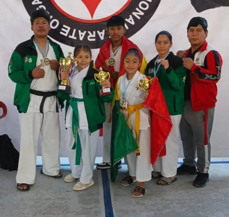 Bolivia cosecha tres oros en el Open Iquique de karate kyokushin