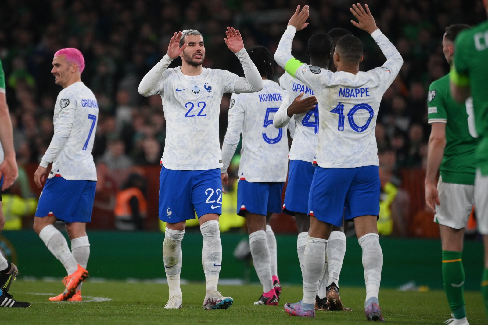 Francia resiste en Irlanda y confirma su buen paso hacia la Eurocopa-2024