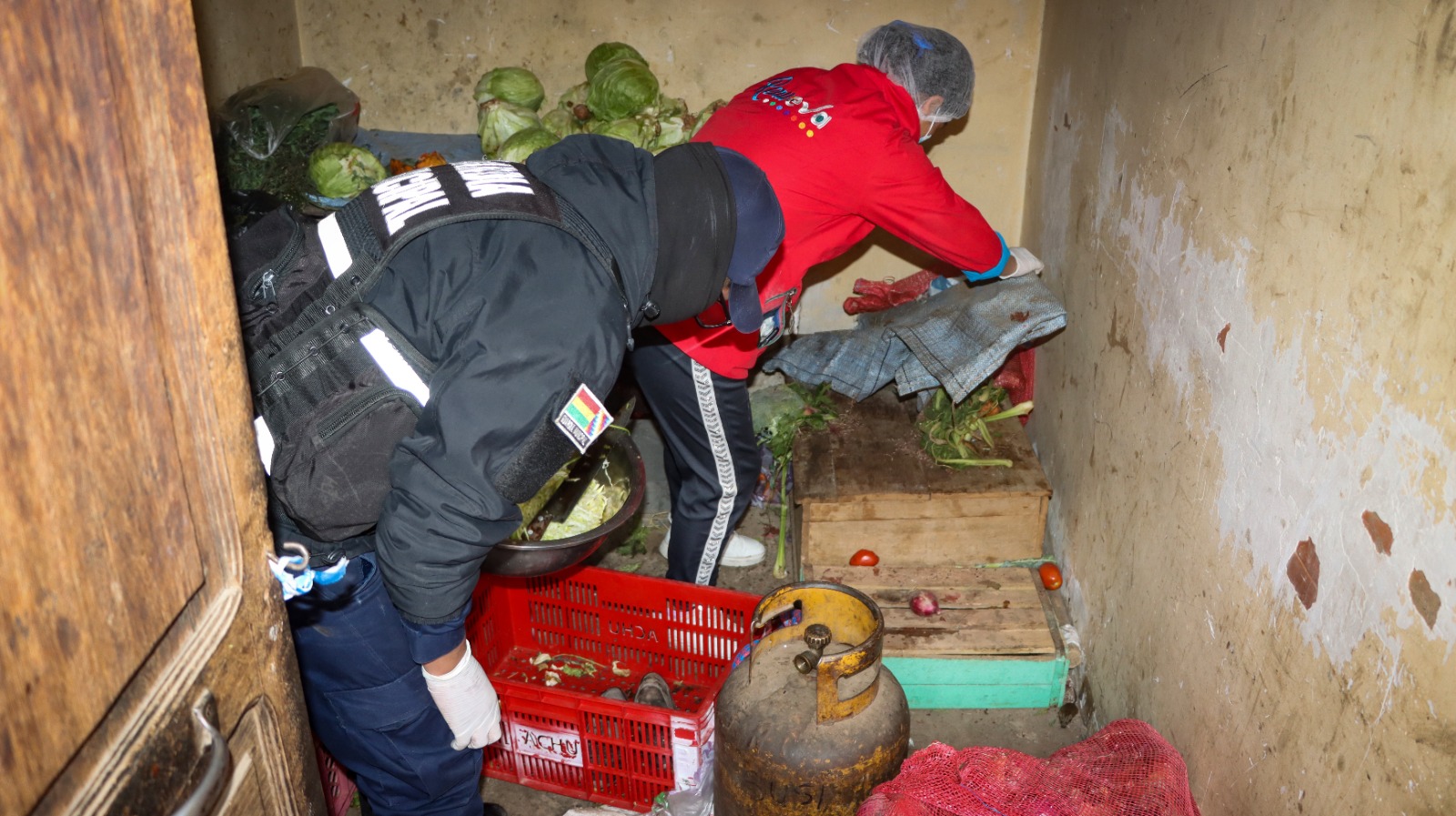 Hallan hasta ratones en el sector de ‘Los Hornitos’ de El Alto y clausuran un restaurante