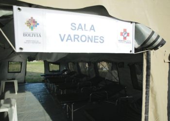 El hospital móvil contra el dengue entra en funcionamiento en Santa Cruz con 90 médicos