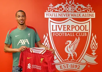 El Liverpool ficha al atacante francés Hugo Ekitike