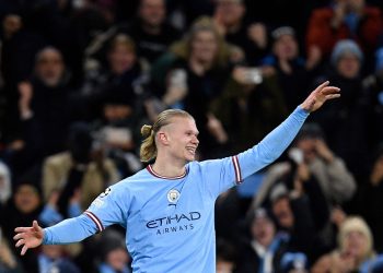 Con cinco goles de Halaand, City pasa a los cuartos de final de la Champions