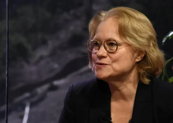 ‘Au revoir, Madame l’Ambassadrice’