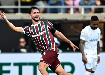 Fluminense avanza a semifinales al derrotar 2-1 al Al-Hilal saudí