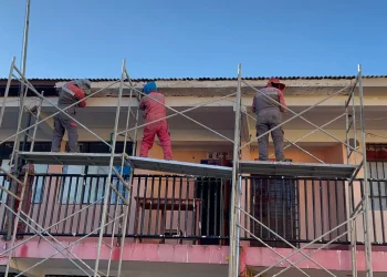 La Alcaldía de El Alto emprende mantenimiento de 100 unidades educativas