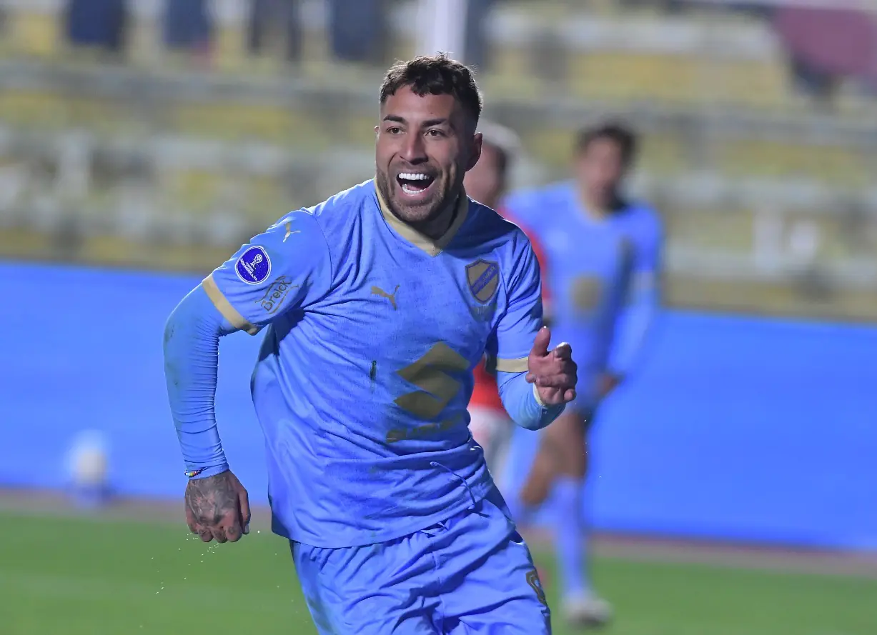 Bolívar venció 2-0 a Cienciano y toma ventaja en la Sudamericana