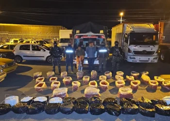 Los aprehendidos transportaban una gran cantidad de explosivos/ Policía de Ecuador