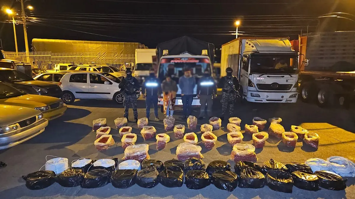 Los aprehendidos transportaban una gran cantidad de explosivos/ Policía de Ecuador