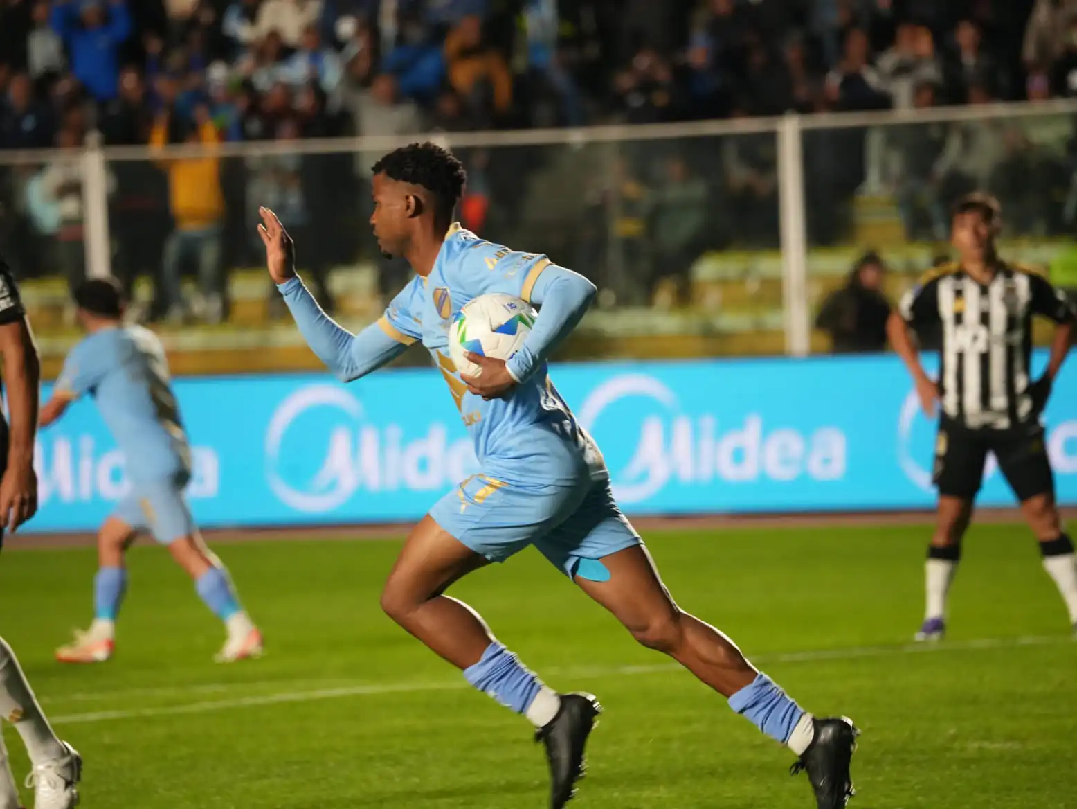 Bolívar salva el empate y se aferra a la Sudamericana
