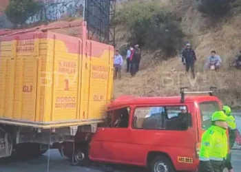 Accidente en la autopista La Paz-El Alto deja un fallecido y seis heridos