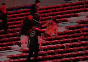 Independiente expulsa a socios involucrados en pelea en estadio