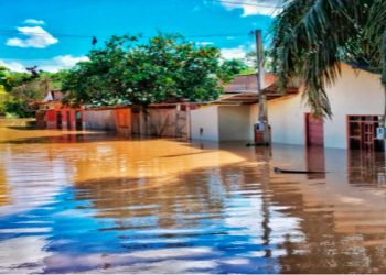 La crecida del río Acre dejó varias viviendas afectadas.