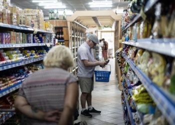OCDE ajustó previsión de crecimiento económico de Argentina al 0,1% en 2023