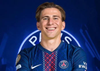 PSG oficializa el fichaje del defensor ucraniano Illia Zabarnyi