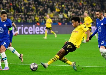 Borussia Dortmund vence al Chelsea con gol de Adeyemi