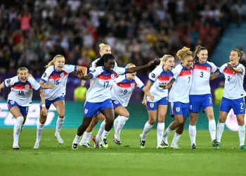 Inglaterra, a semis Euro tras penales inverosímil ante Suecia