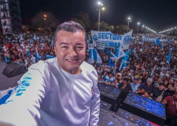 Sin candidato a la Vicepresidencia aún, Jhonny cierra su campaña