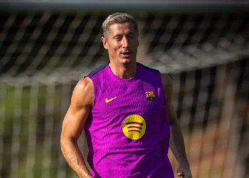 Lewandowski sufre una lesión y es duda para el inicio de temporada