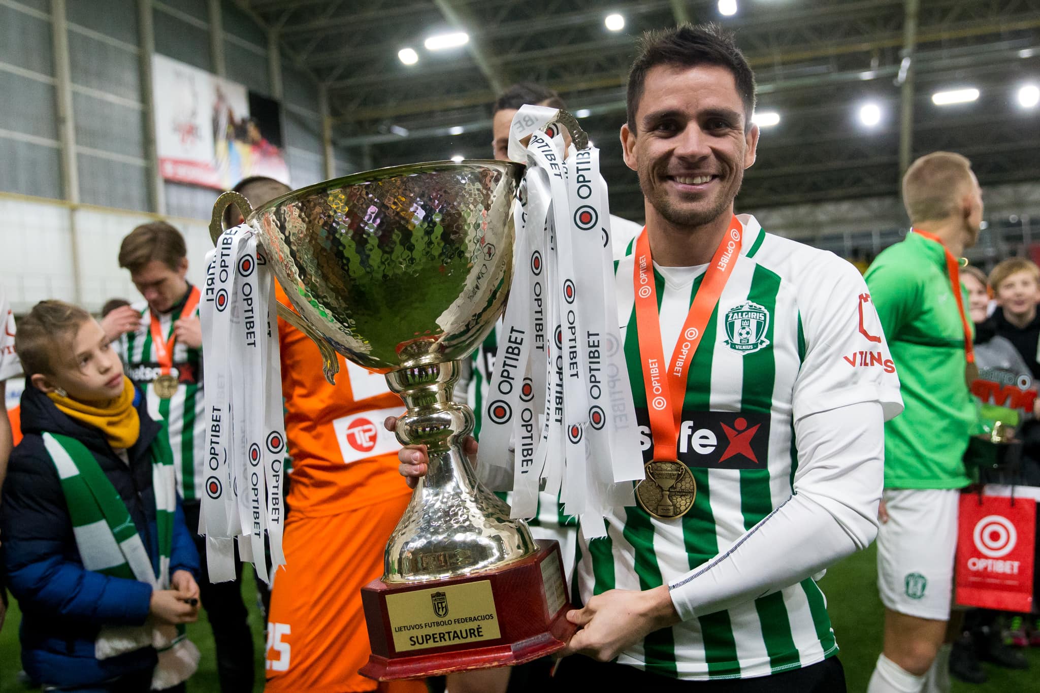 Leonardo Vaca es campeón en Lituania sin debutar