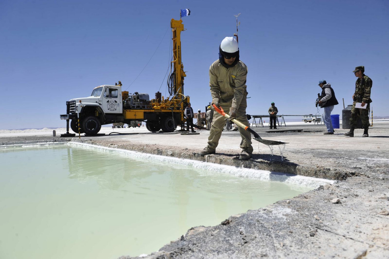Producción de carbonato de litio en Uyuni, Potosí.