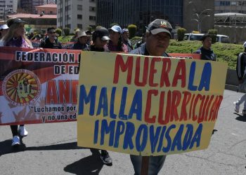 Maestros piden reprogramar el diálogo, prevén que sus representantes lleguen a La Paz el lunes