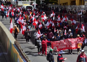 Padres de familia, en emergencia por amenaza de paro, advierten con medidas